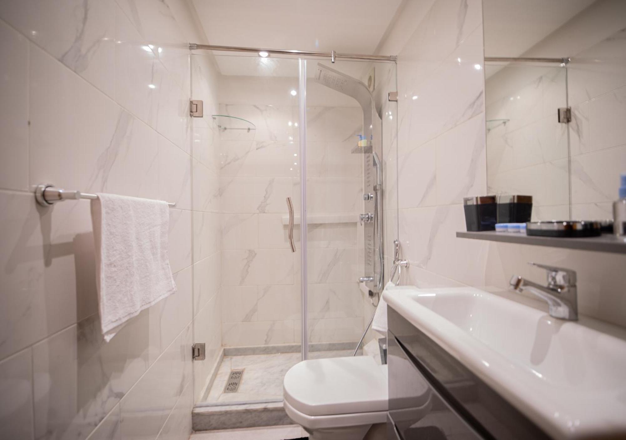 R101- Cosy And Stylish Apartment With King Size Bed- Belvedere الدار البيضاء المظهر الخارجي الصورة